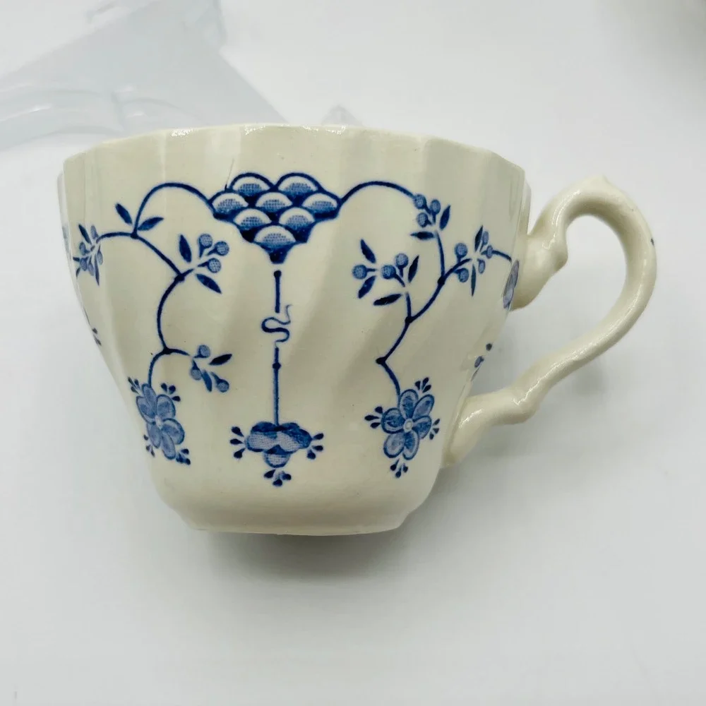 Vintage Blue and White Floral Tea Cups Set of 4 Scalloped Fluted Rim Chipped